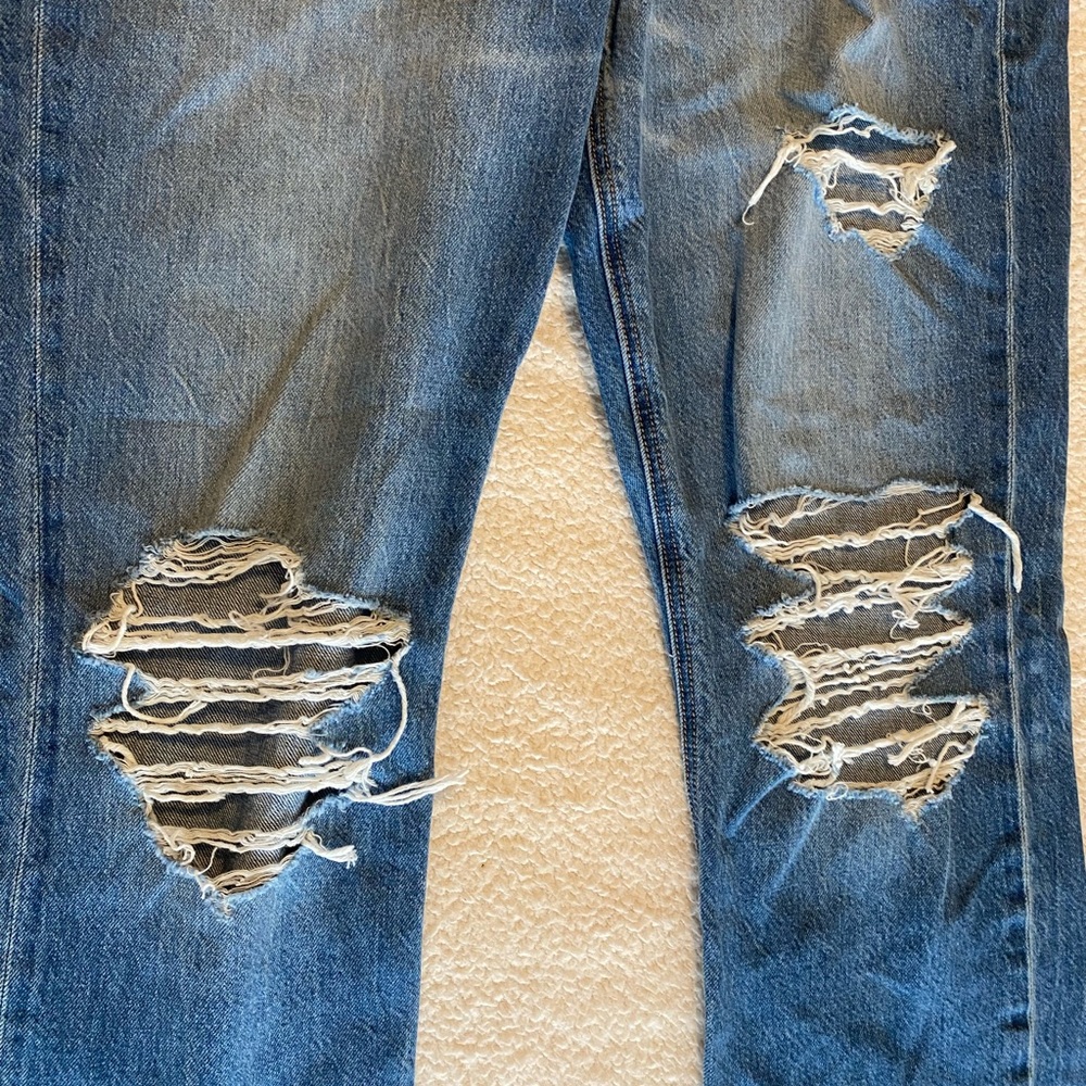 American Eagle Outfitters Medium Wash Blue Distressed Jeans - Picture 4 of 6